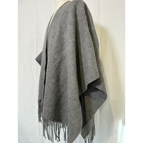 New ARITZIA ALXILIARY 100% Luxury Large Soft Wool Wrap Poncho Cape Fringe - Picture 4 of 13